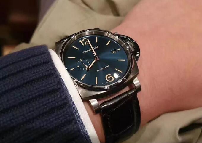Beautiful blue Panerai replica watches
